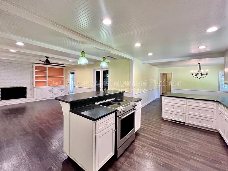1111 W San Jose Ave — Photo 10