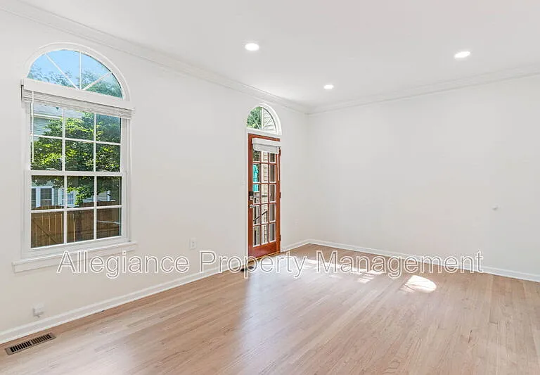 6630 Medinah Ln — Photo 9