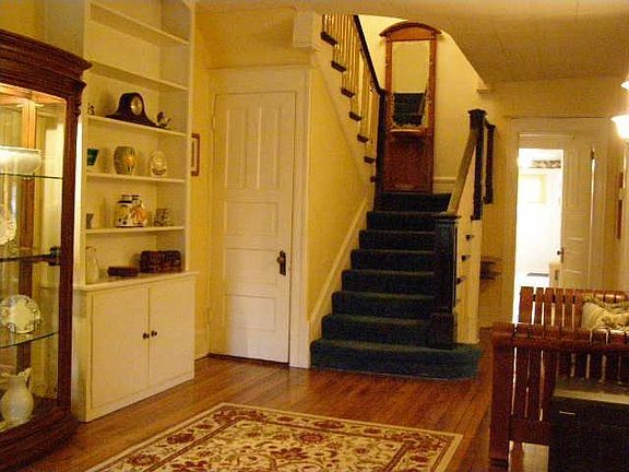 3rd image of 250 Home Ave