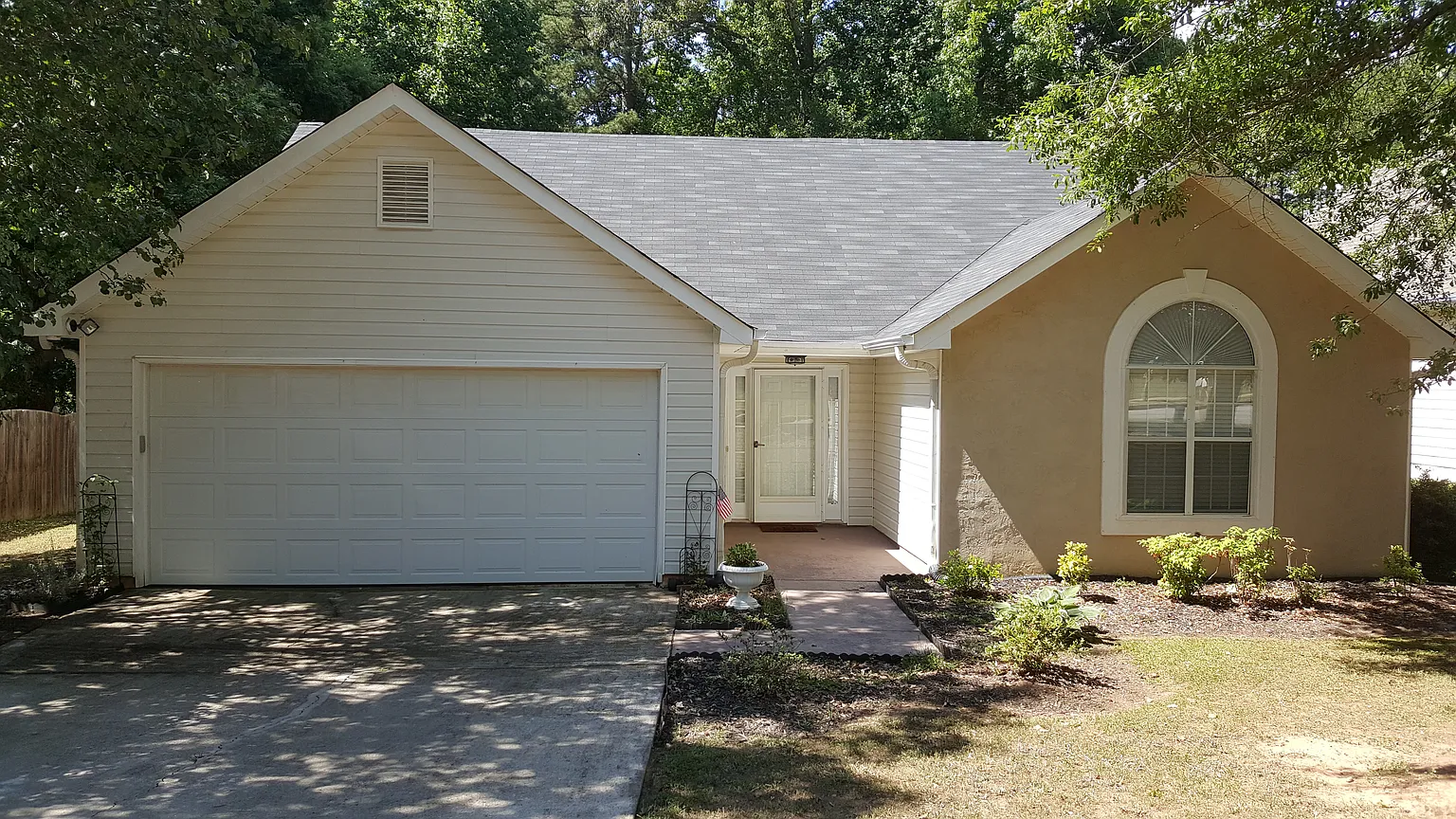 136 Eagles Crest Ln photo 1
