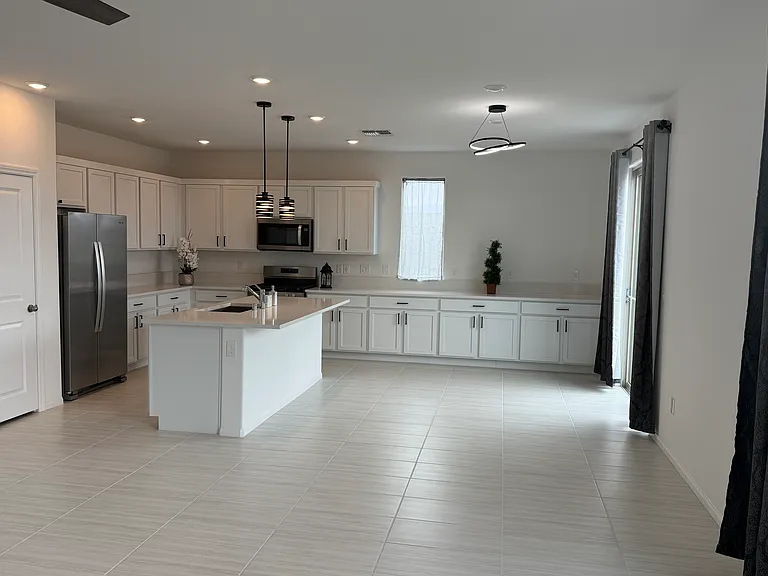 W Quail Ave — Photo 6