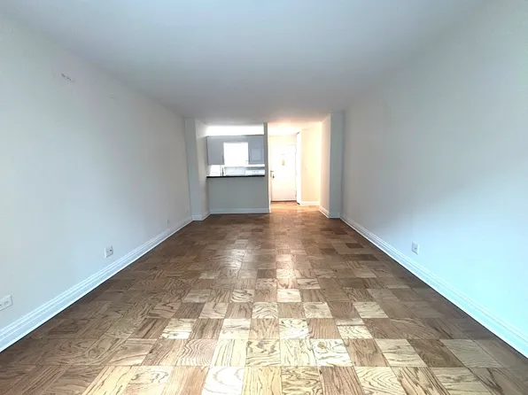 400 East 71st Street image 4 of 12