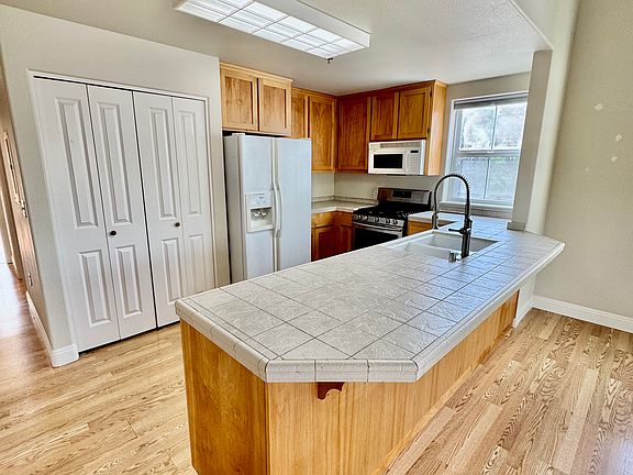 5th image of 10101 Main St Suite 29