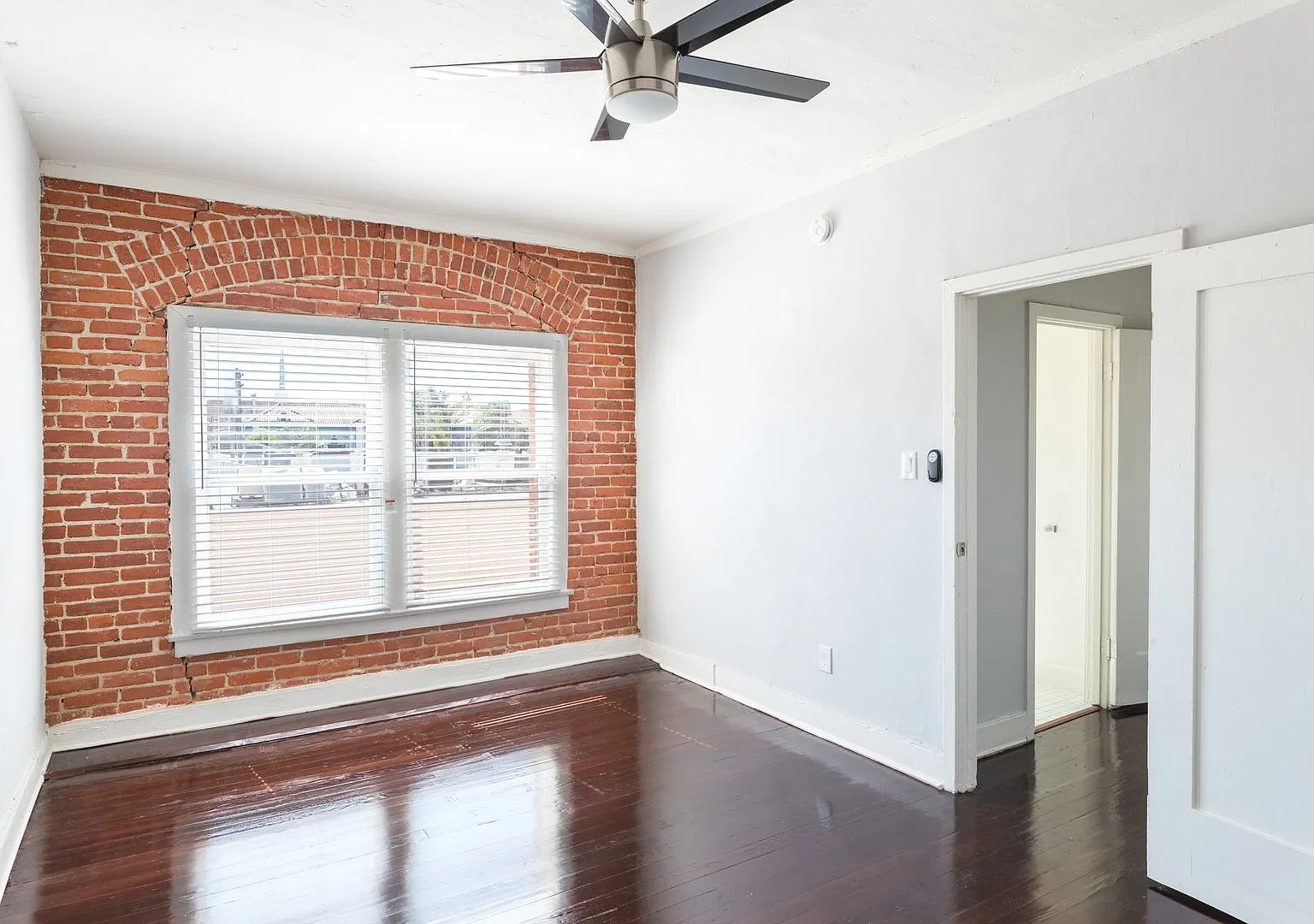 Avondale Hollywood Apartments — Photo 2