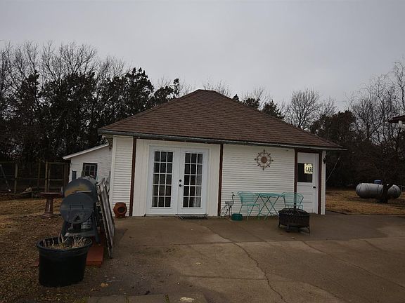 3rd image of 858 1300th Ave