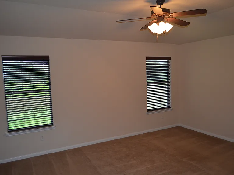 507 Cattail Cir — Photo 5