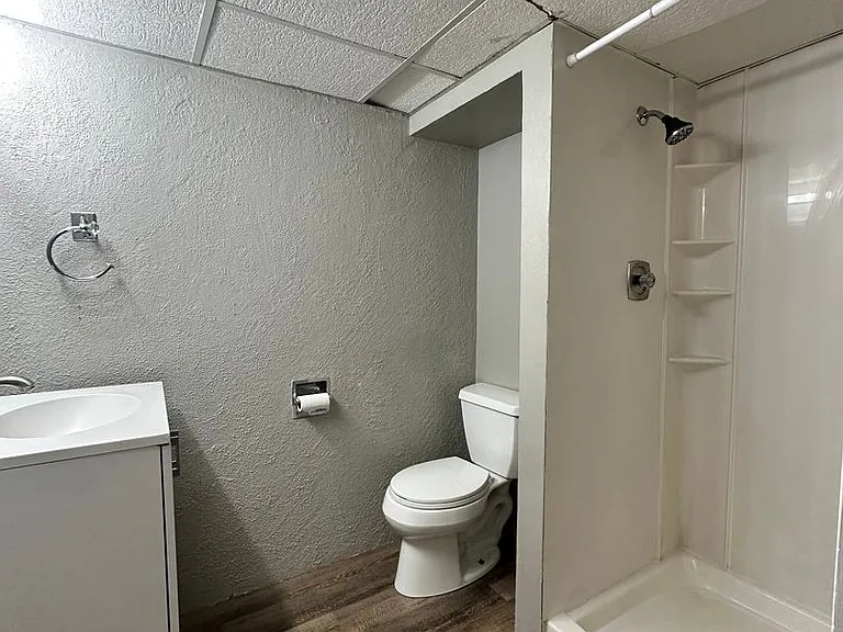 709 Schons Pl — Photo 19