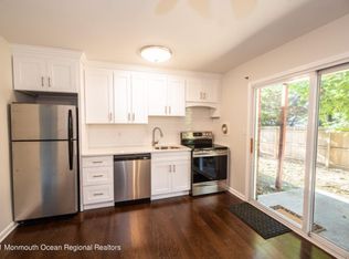 14 King James Ln, Atlantic Highlands, NJ