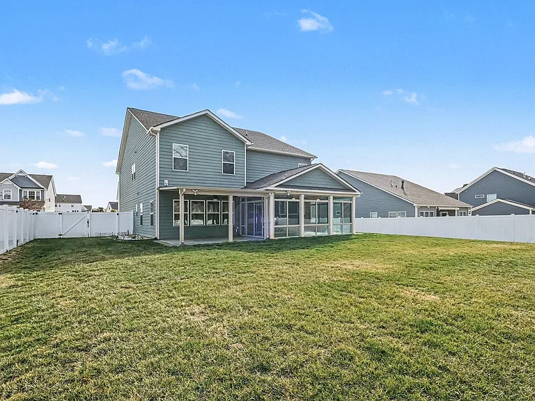 2120 Katie Alice Cir — Photo 33