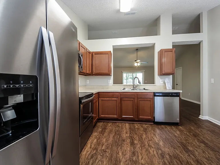 3230 Chantilly Ct — Photo 6