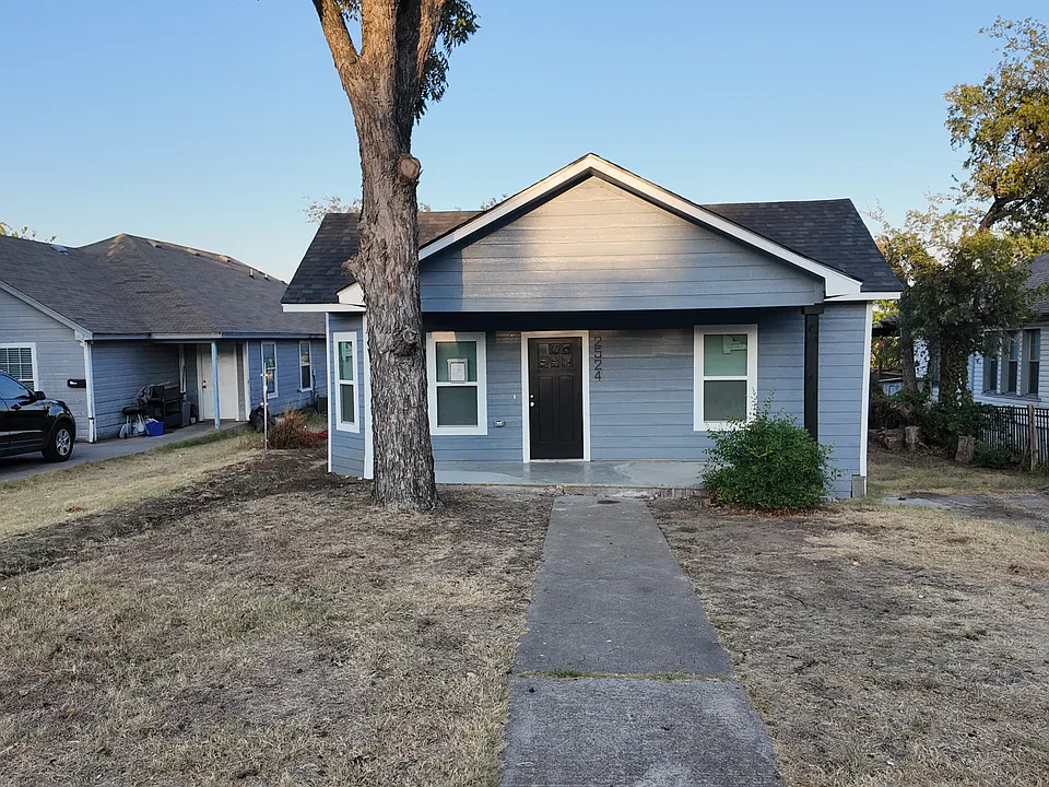 2524 Lee Ave