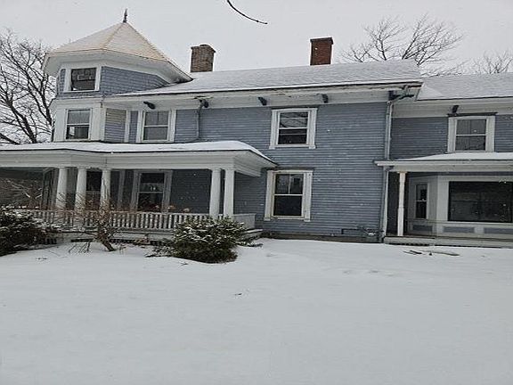 3rd image of 199 Cedar St