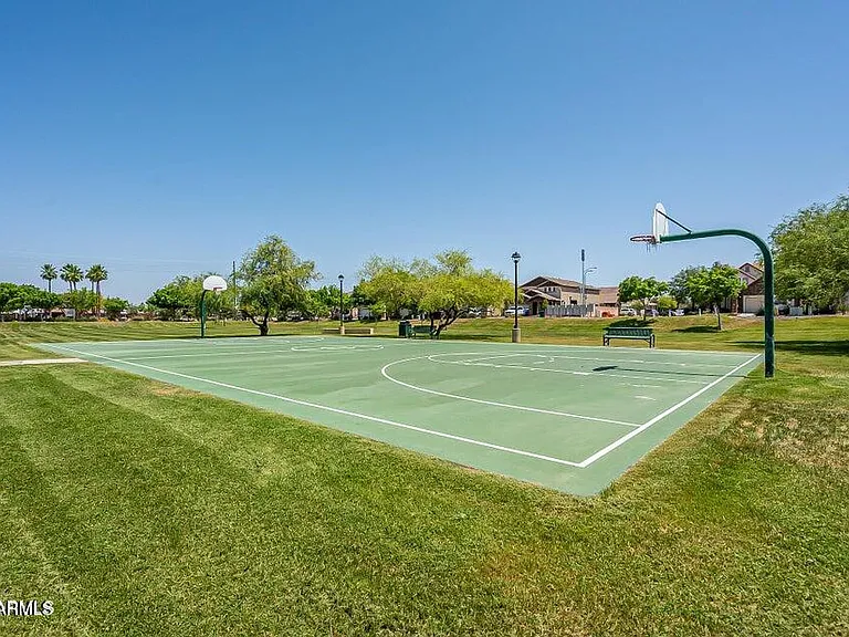 2125 E Huntington Dr — Photo 25