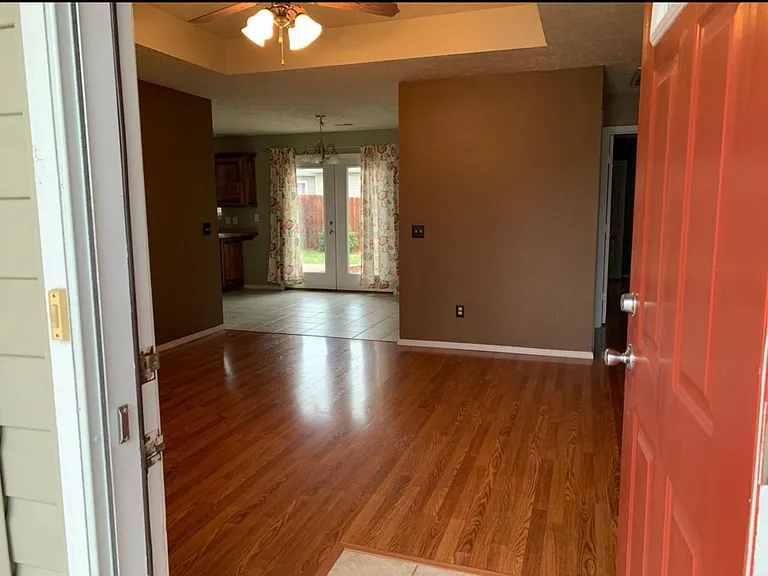 515 W Woodbine Rd — Photo 9