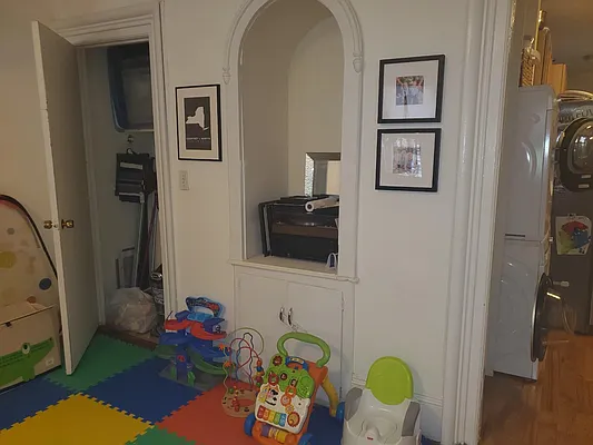 Rented by BLS Realty | media 4