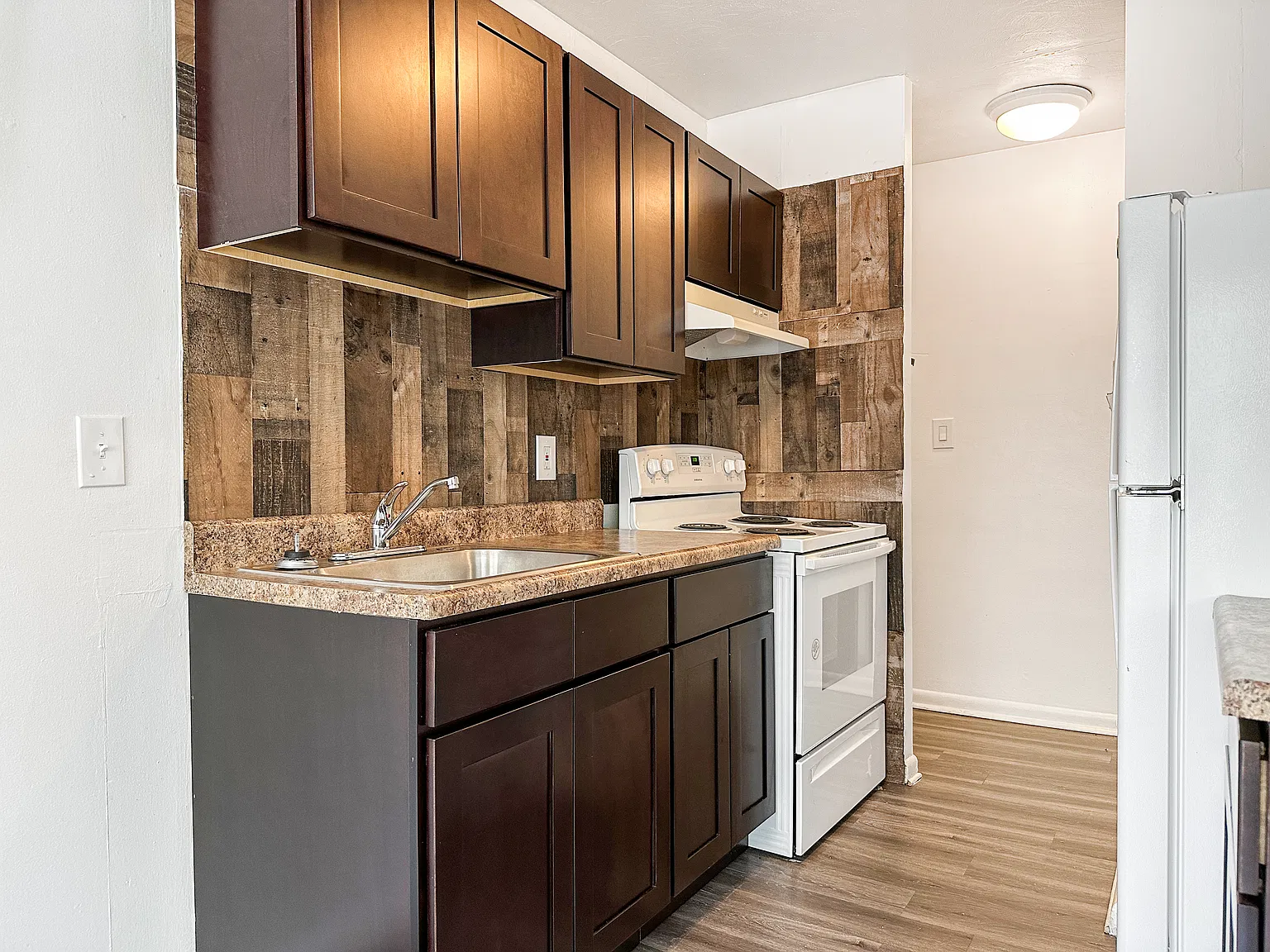 East Park Apartments — Photo 1