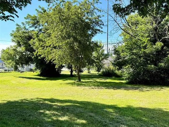 Grove St NW, Shellsburg, IA 52332