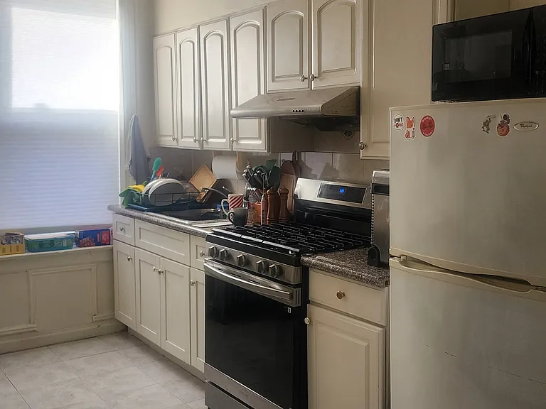 615 18th St #2R — Photo 7