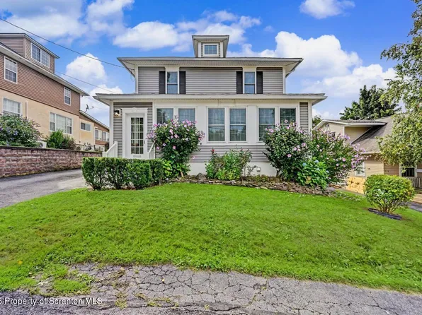 208 Maple Ave, Clarks Summit, PA 18411