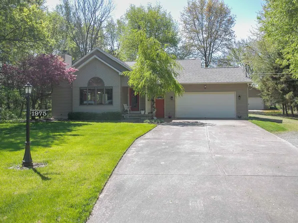 1975 Sun Dr, Owosso, MI 48867