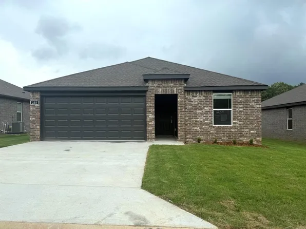 235 Stone Canyon Dr, Maumelle, AR 72113