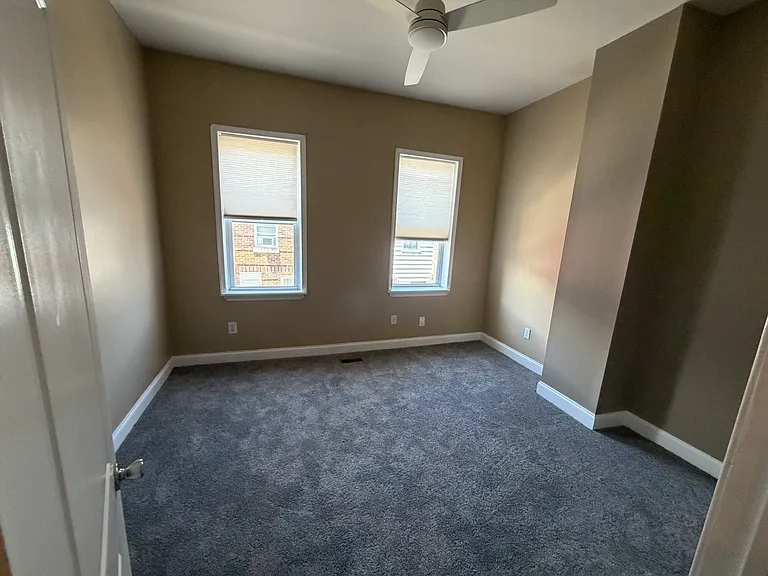 2437 S Darien St — Photo 8