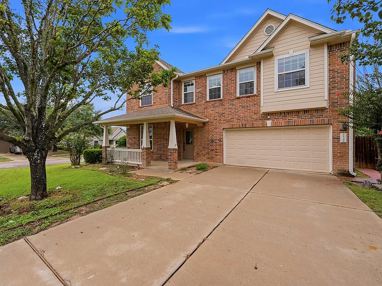1136 Beechwood Dr — Photo 4