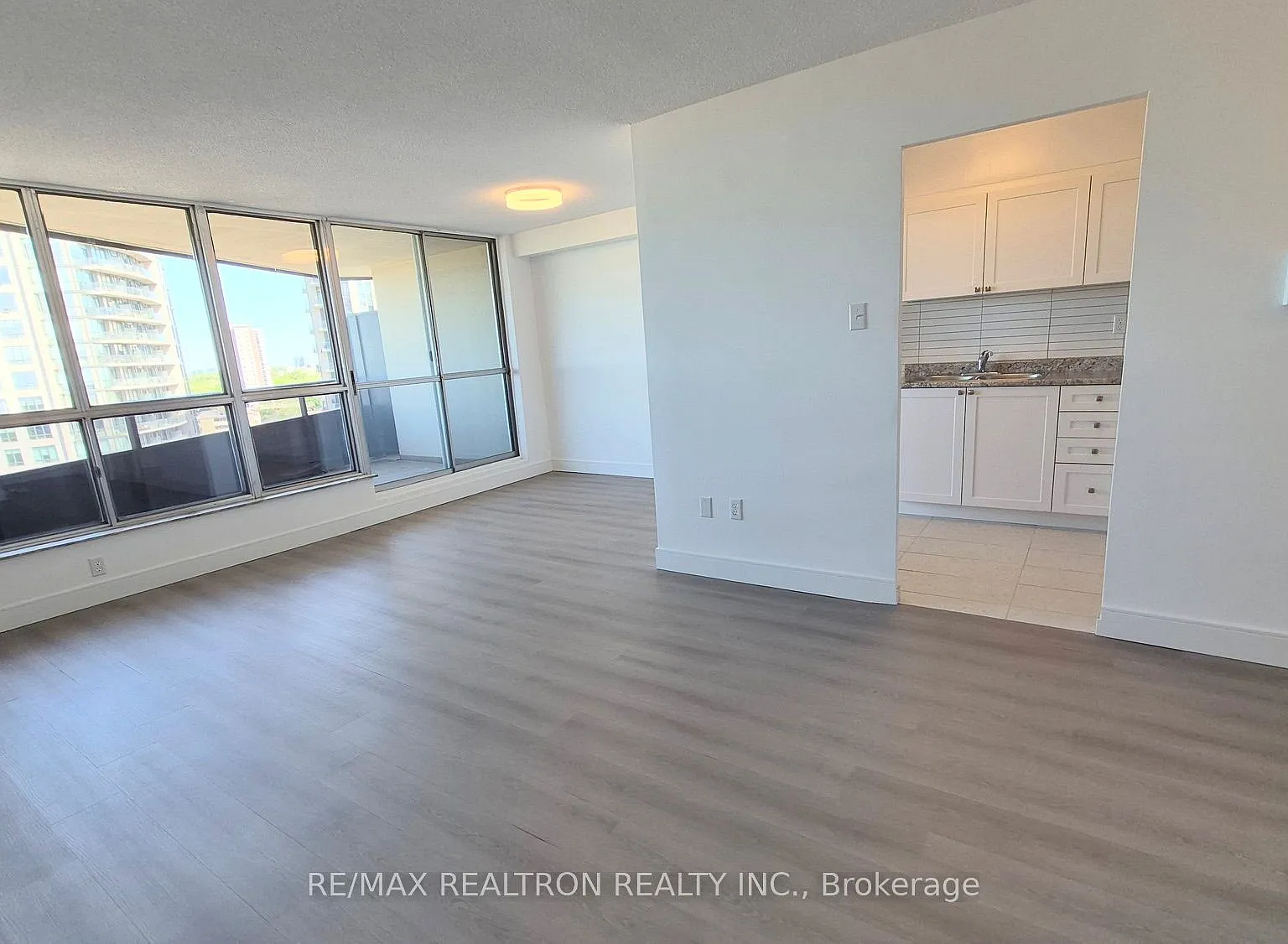 2 bed, $2,850 — Photo 4