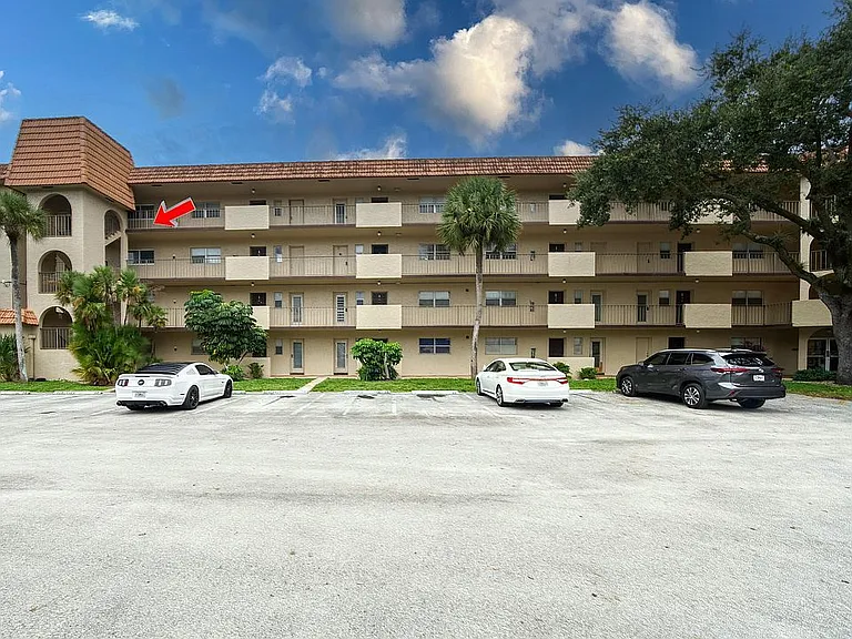 6301 N Falls Circle Dr #2-apt 313 — Photo 4