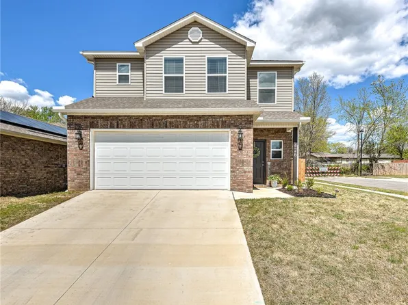 426 Sagebrush Ave, Lowell, AR 72745