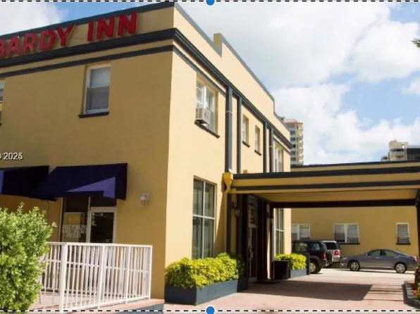 6300 Collins Ave, Miami Beach, FL 33141