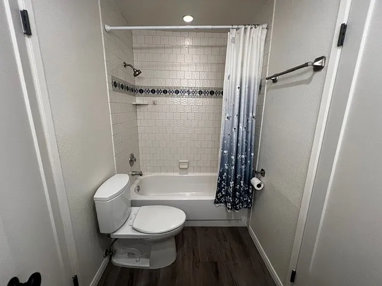 736 Hillside Dr — Photo 23