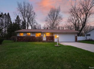 5300 Arnold Dr, Burton, MI 48509