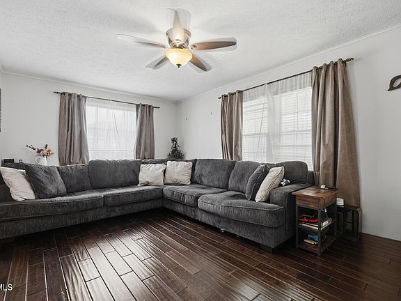 5th image of 308 NE Grant St