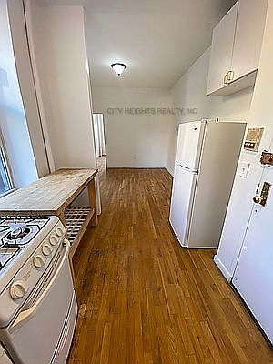 3rd image of 221 Avenue A APT 6