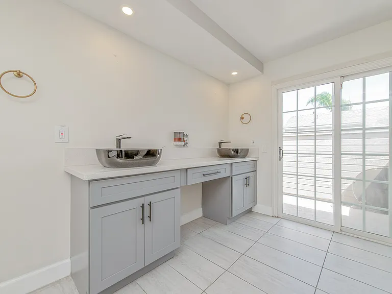 51 Cape Cod — Photo 24