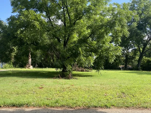 1310 Magnolia Rd, Jonesboro, AR 72405