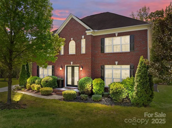9494 Leyton Dr, Harrisburg, NC 28075