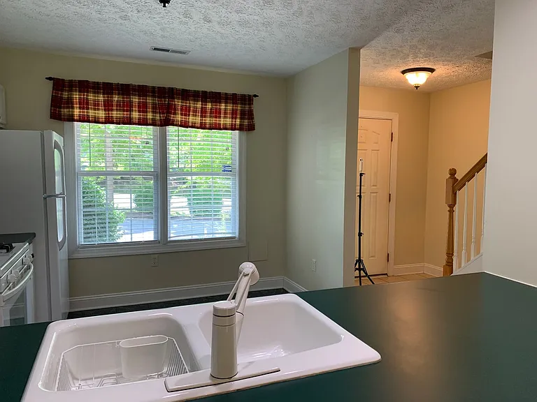 435 Oak Tree Blvd NW — Photo 6