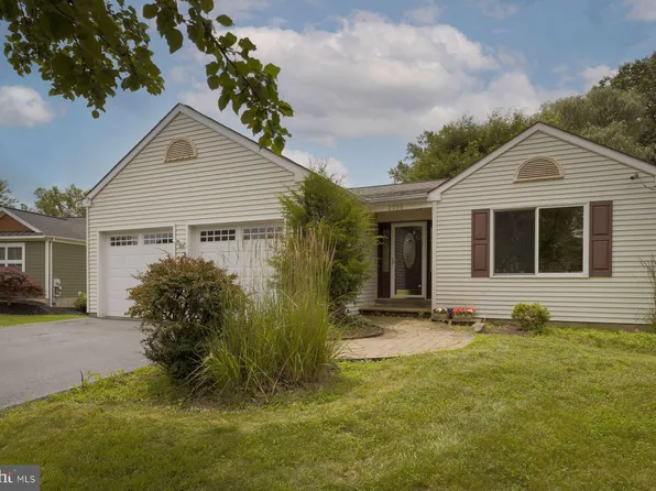 2388 Tabatha Dr, Warrington, PA 18976