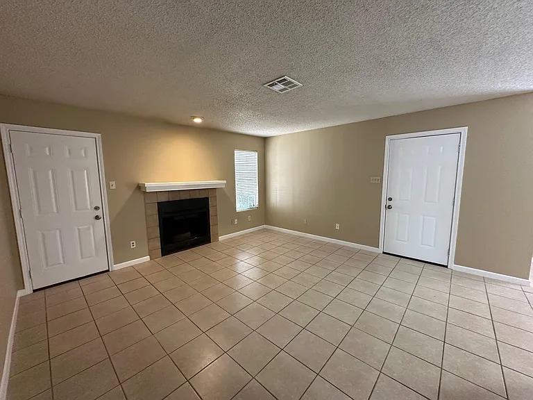 4300 Duval Rd #B — Photo 7