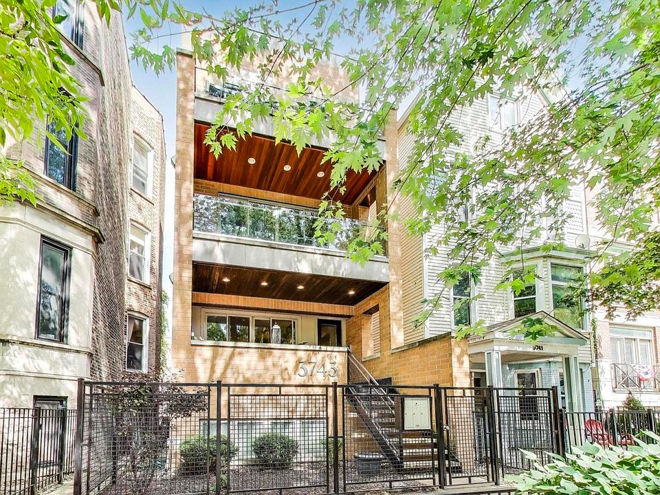 1st image of 3743 N Kenmore Ave APT 1