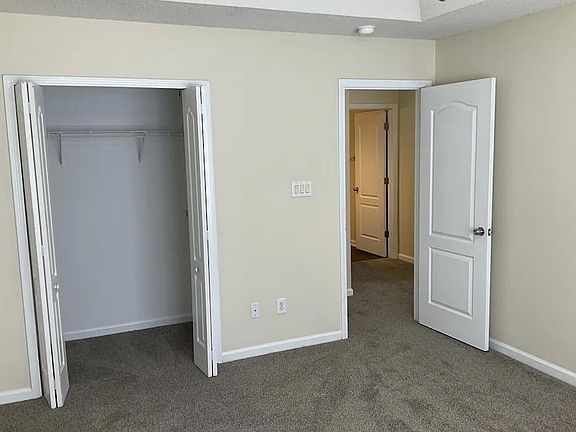 3rd image of 6835 Brachnell View Dr