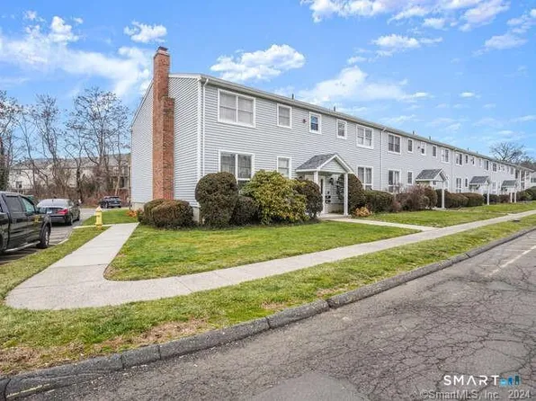 89 Carriage Path South #89, Milford, CT 06460