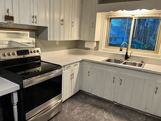 3607 Lynn Rd — Photo 2
