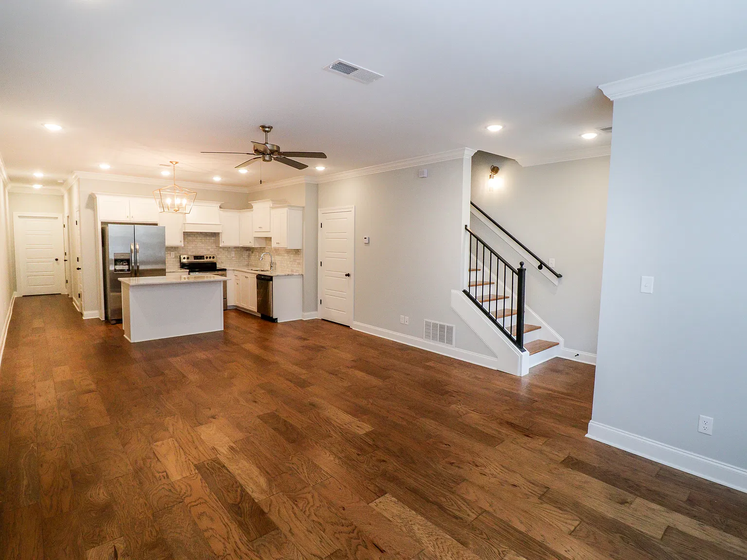 3 bed, 3.5 bath, 1730 sqft, $3,150 — Photo 2