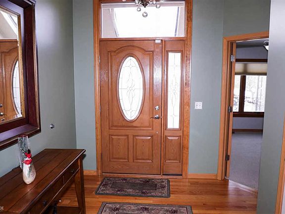 3rd image of 2854 Plymouth Dr