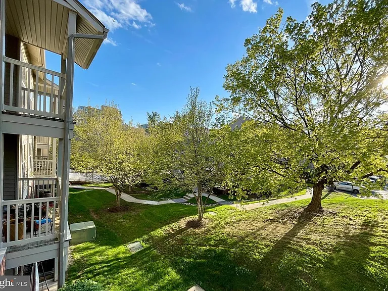 1719 Ascot Way #C — Photo 35
