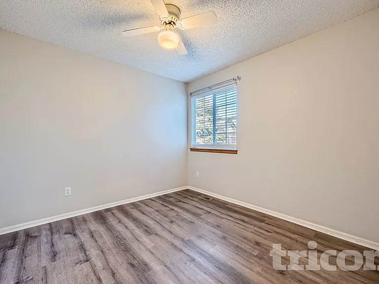 995 Cobblestone Dr — Photo 6