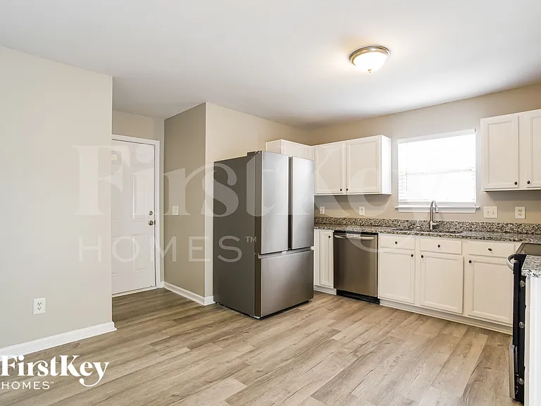 546 River View Dr — Photo 7